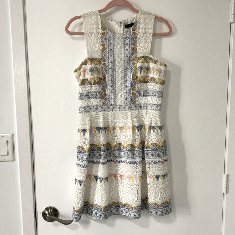 BCBGMaxazria white flower dress